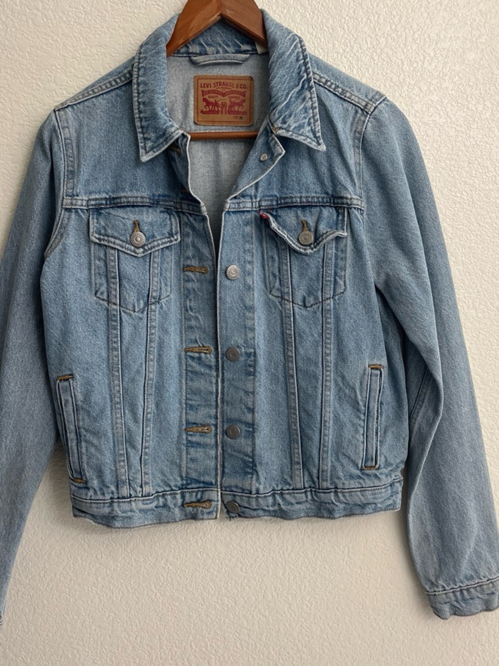 Levi's Light Blue Denim Jean Jacket - Picture 2 of 5